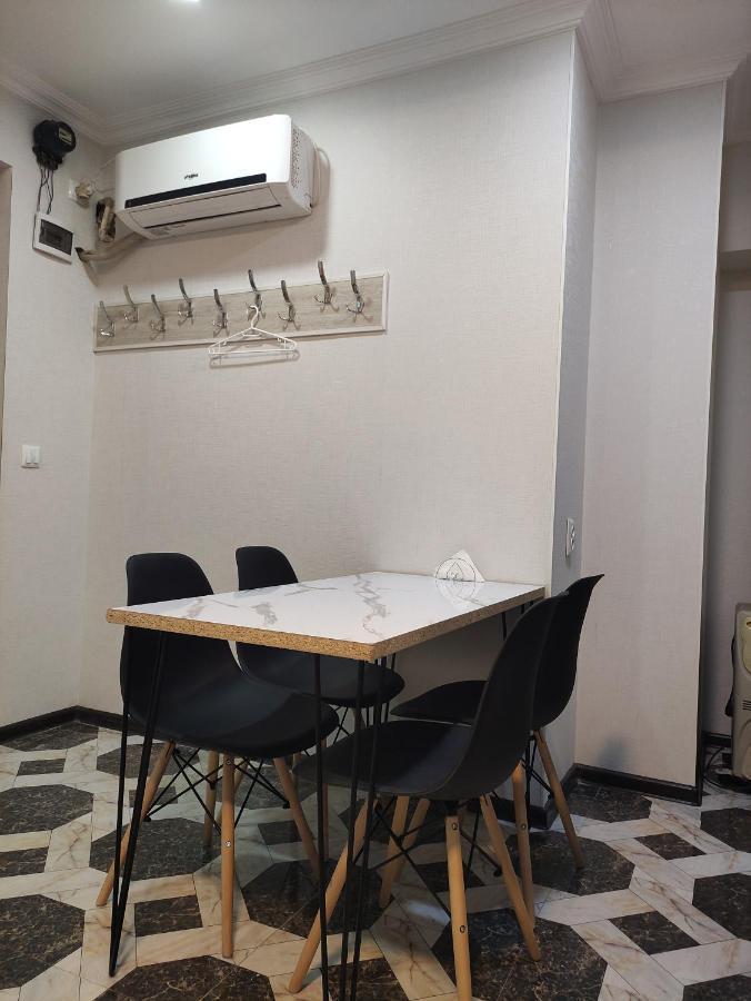 Hello 2 Appartement Tbilisi Buitenkant foto